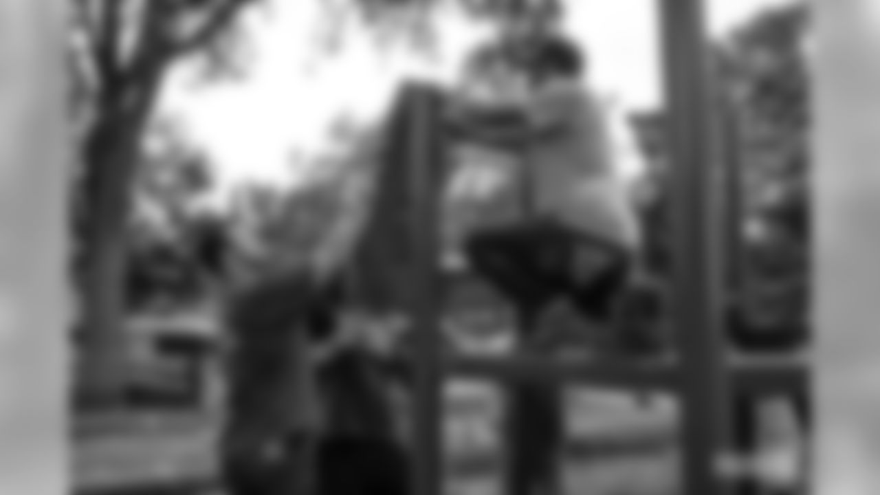 191001-playground-build-35