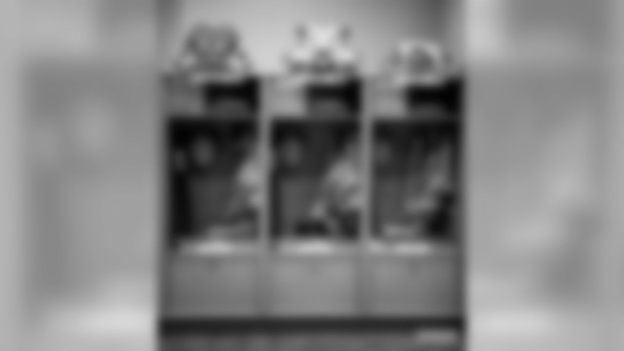 191201-packers-locker-room-bobber-WM-17