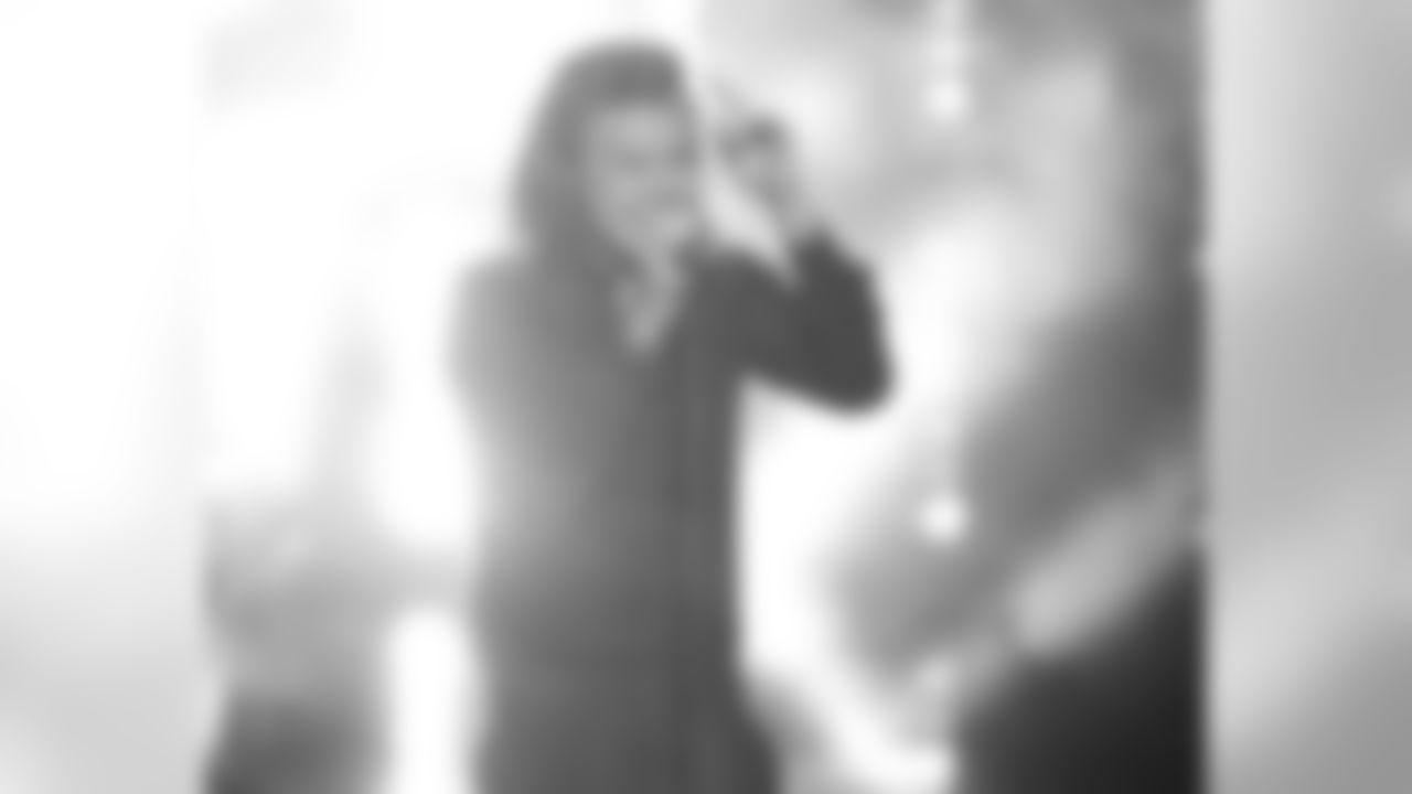 Harry Styles – English singer best known as a member of the boy band One Direction