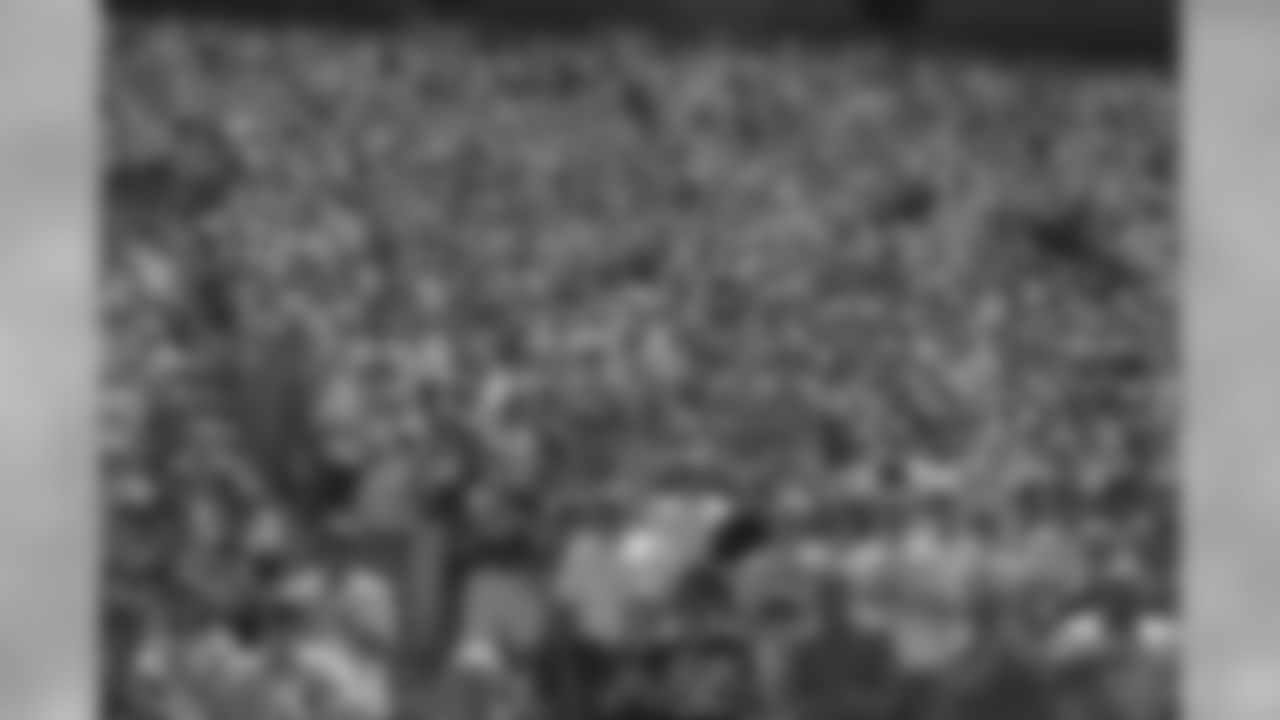 100729-shareholders