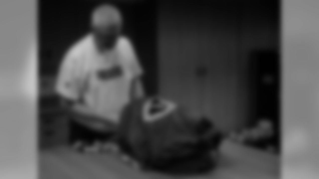 180909-locker-room-bobber-1