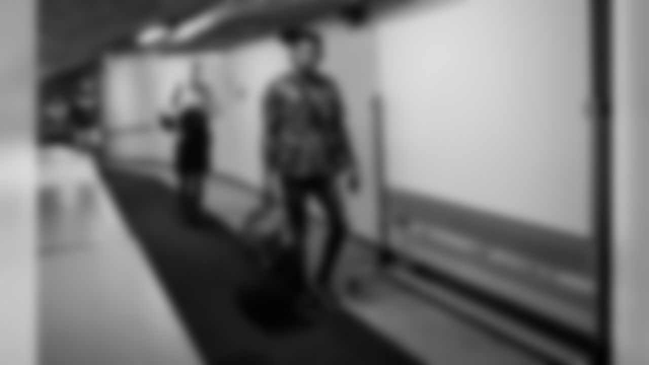 190822-stadium-arrival-bobber-45