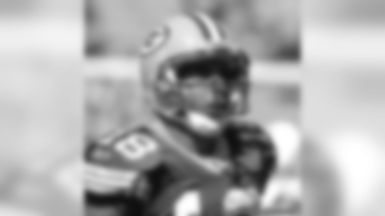WR Ruvell Martin