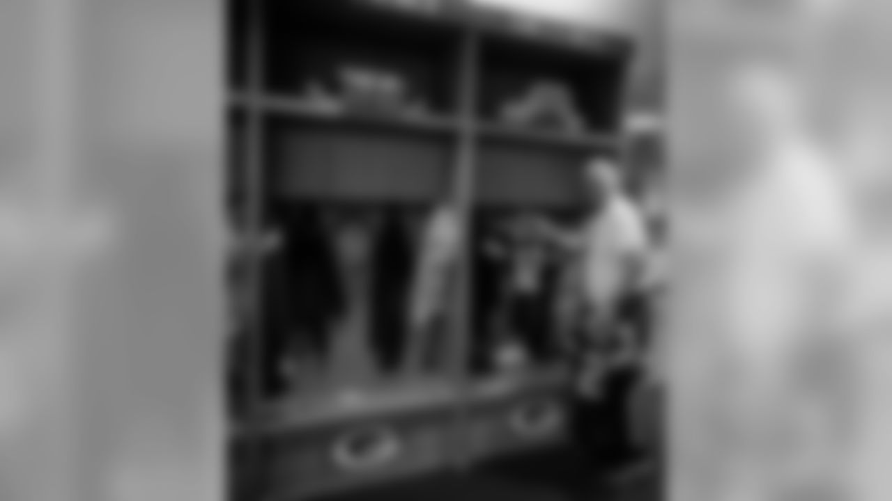 181111-locker-room-bobber-11