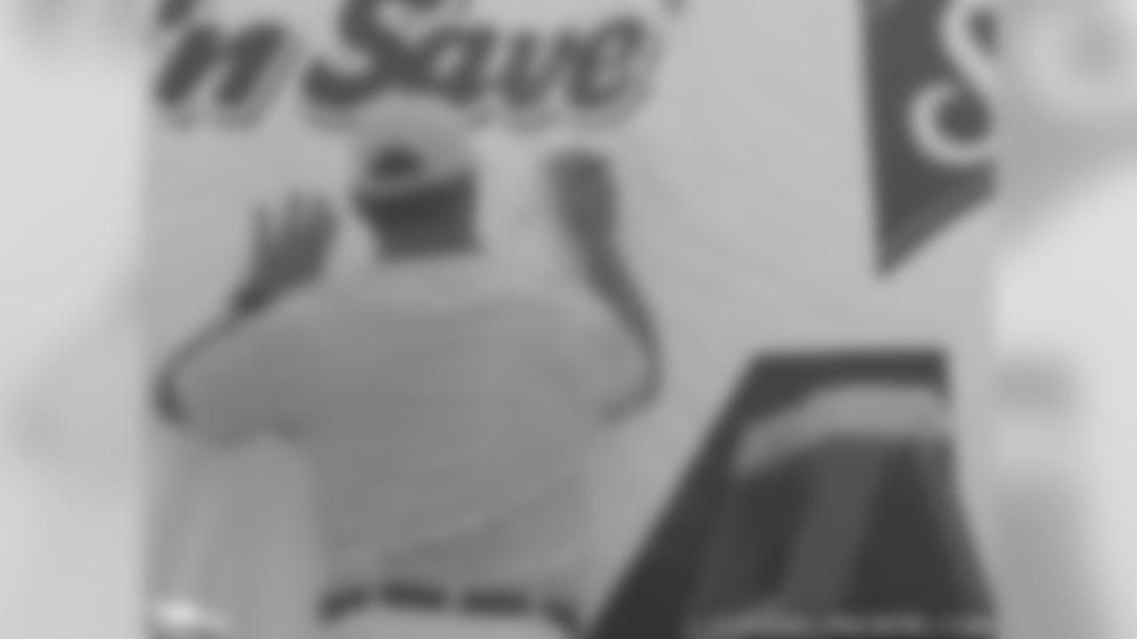 Brett Favre Forward Foundation Promotes World's Largest Packers Jersey