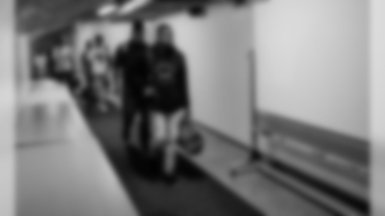 190822-stadium-arrival-bobber-40