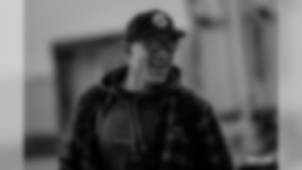 191101-packers-GRB-airport-siegle_WM-20