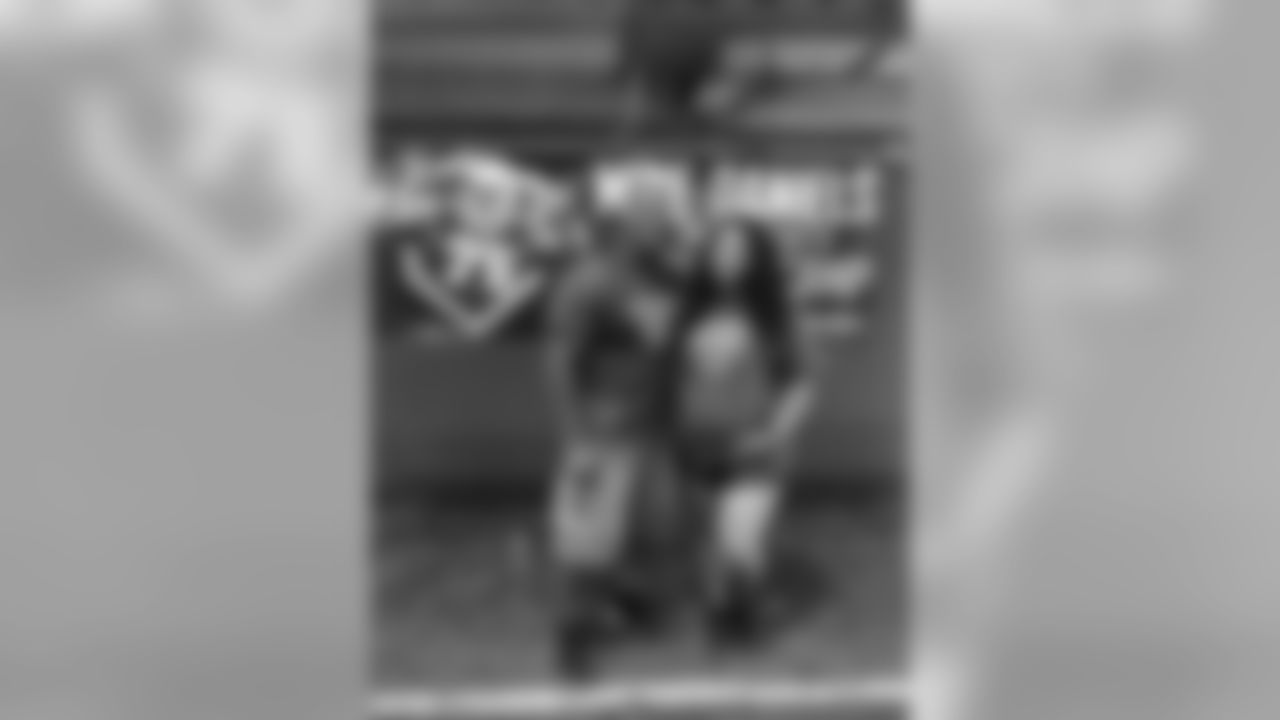 180628-mike-daniels-football-camp-11
