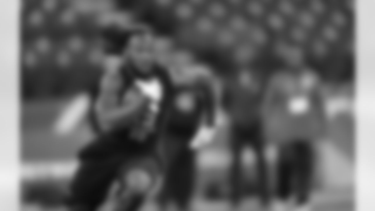 RB Aaron Jones