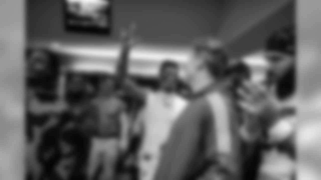 191014-locker-room-pass-21
