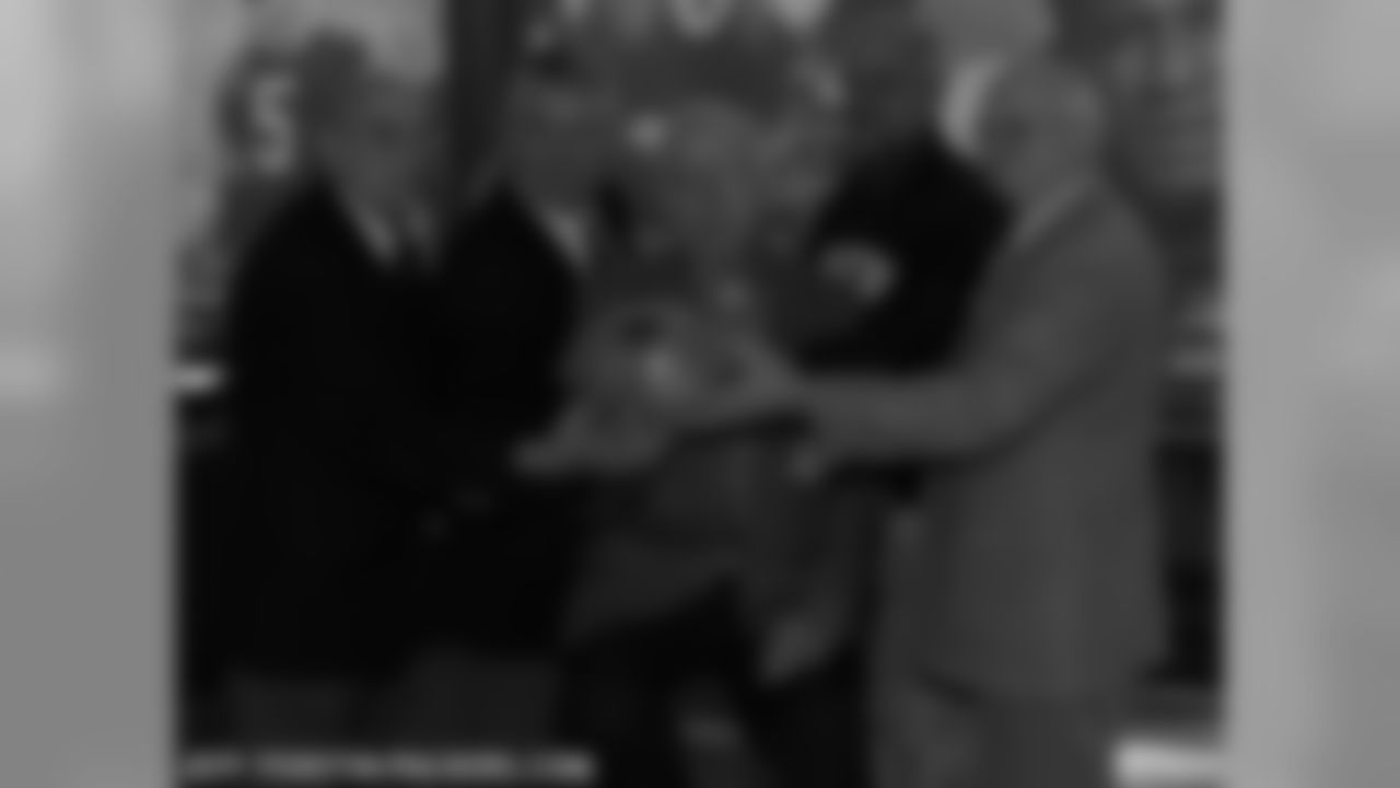 Packers Name Five 2005 Community Quarterback Award Recipients
