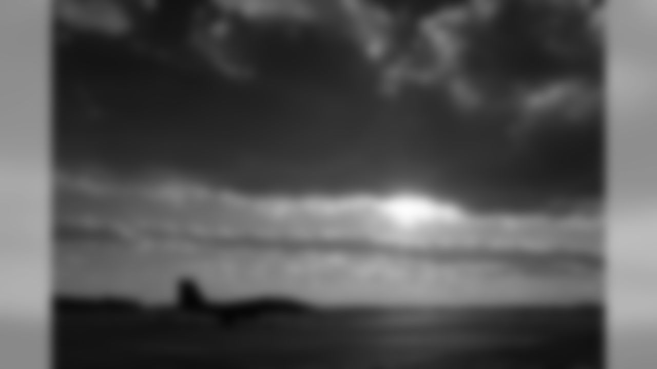 181111-f15-fly-over-05