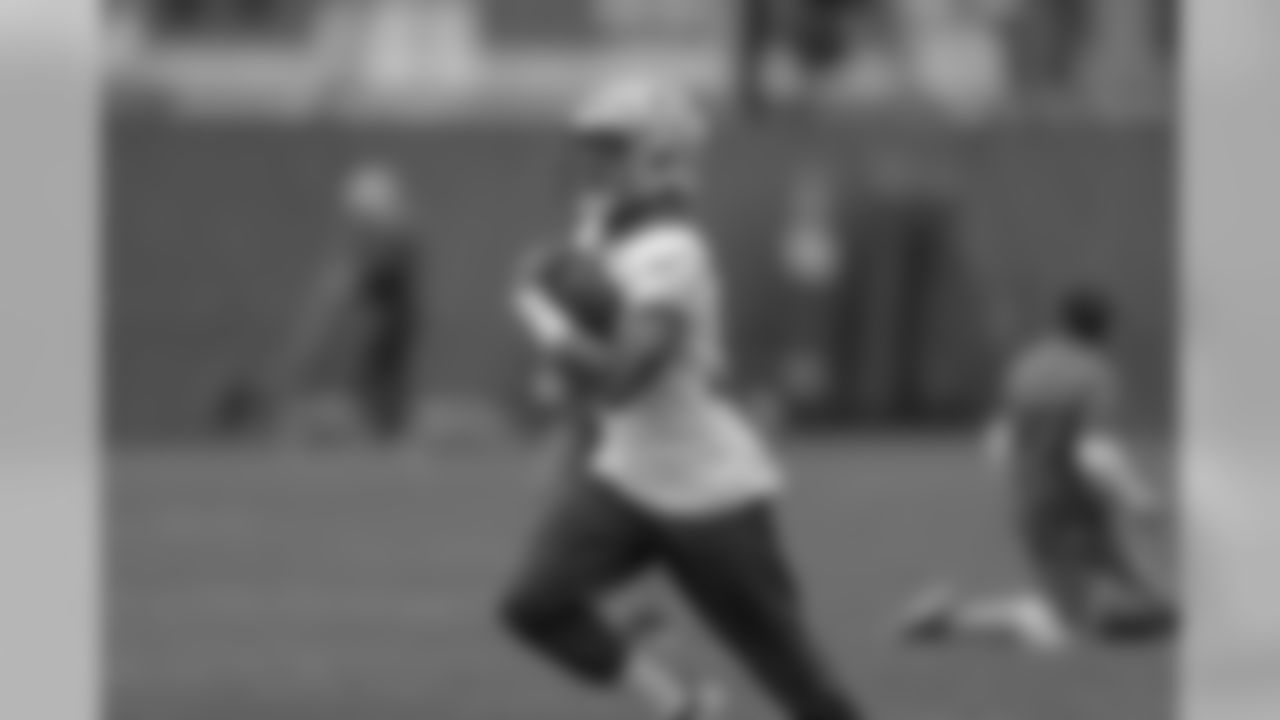 RB Aaron Jones