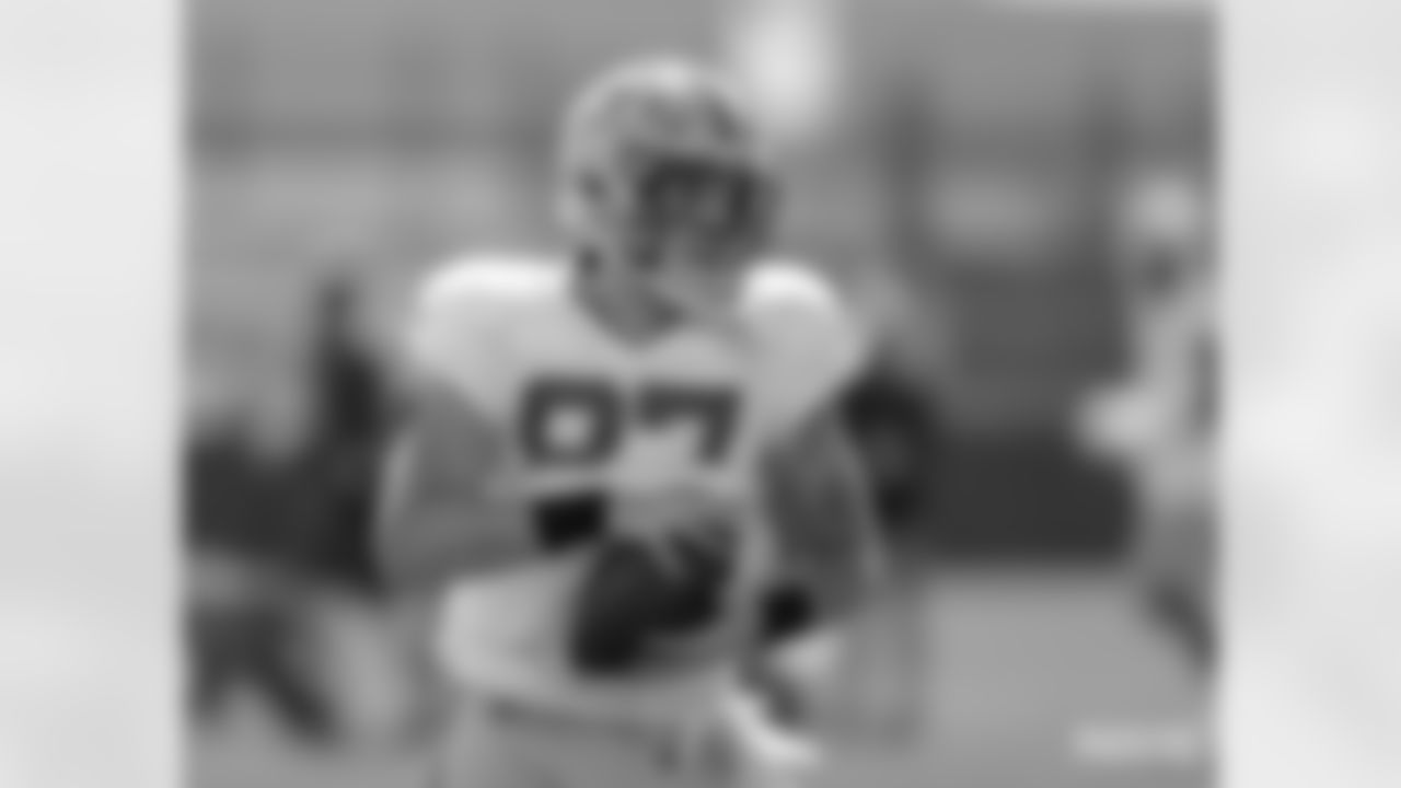 TE Jace Sternberger