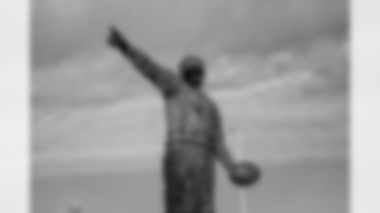 201105-statues-13