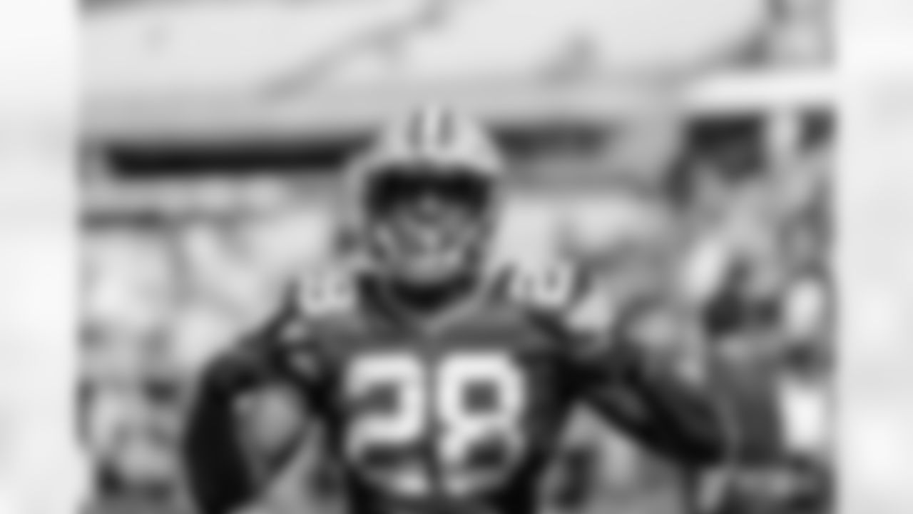 RB AJ Dillon