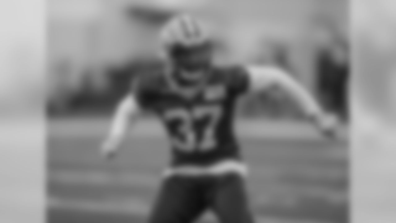 CB Josh Jackson