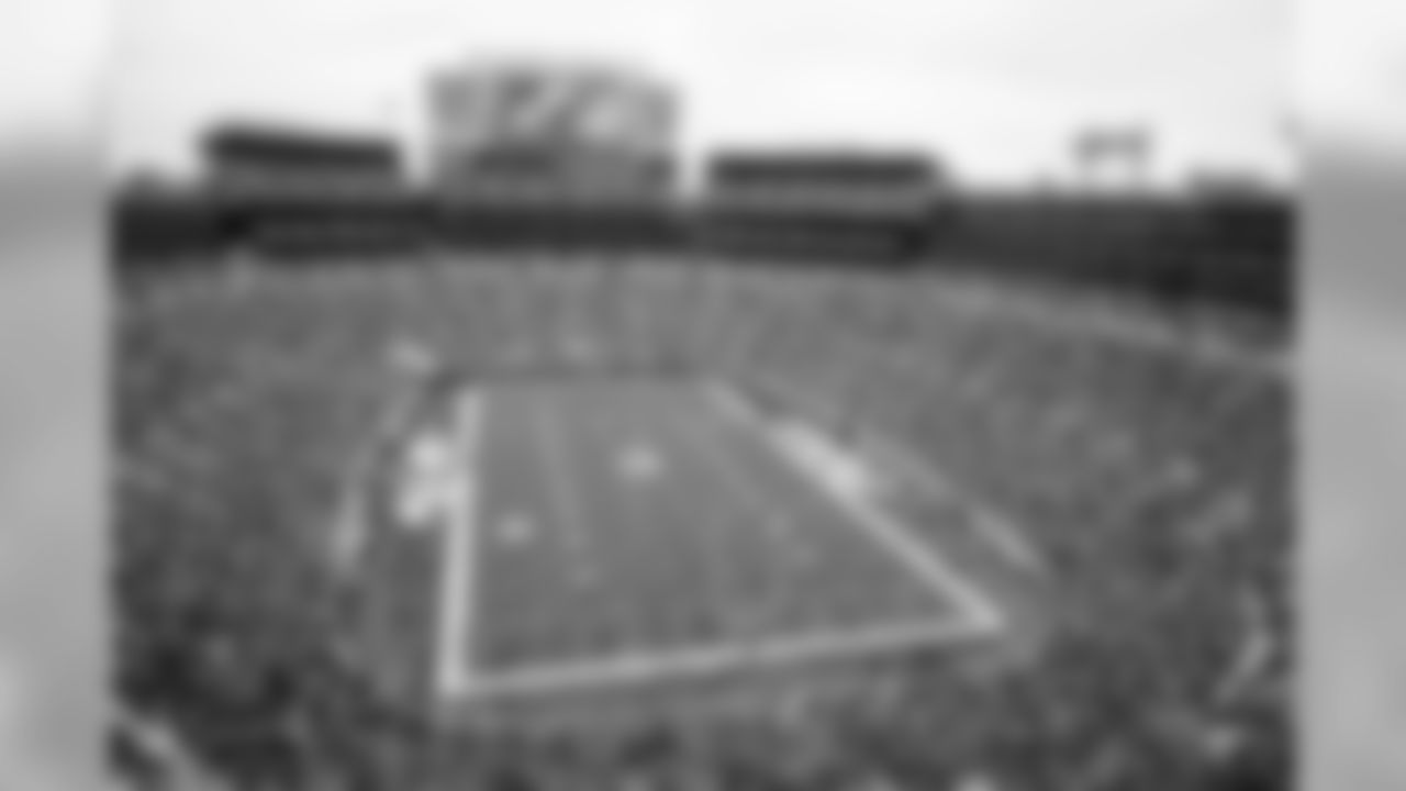 181001-packers-bills-game-wilson-010