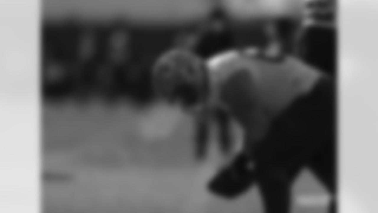 C Corey Linsley