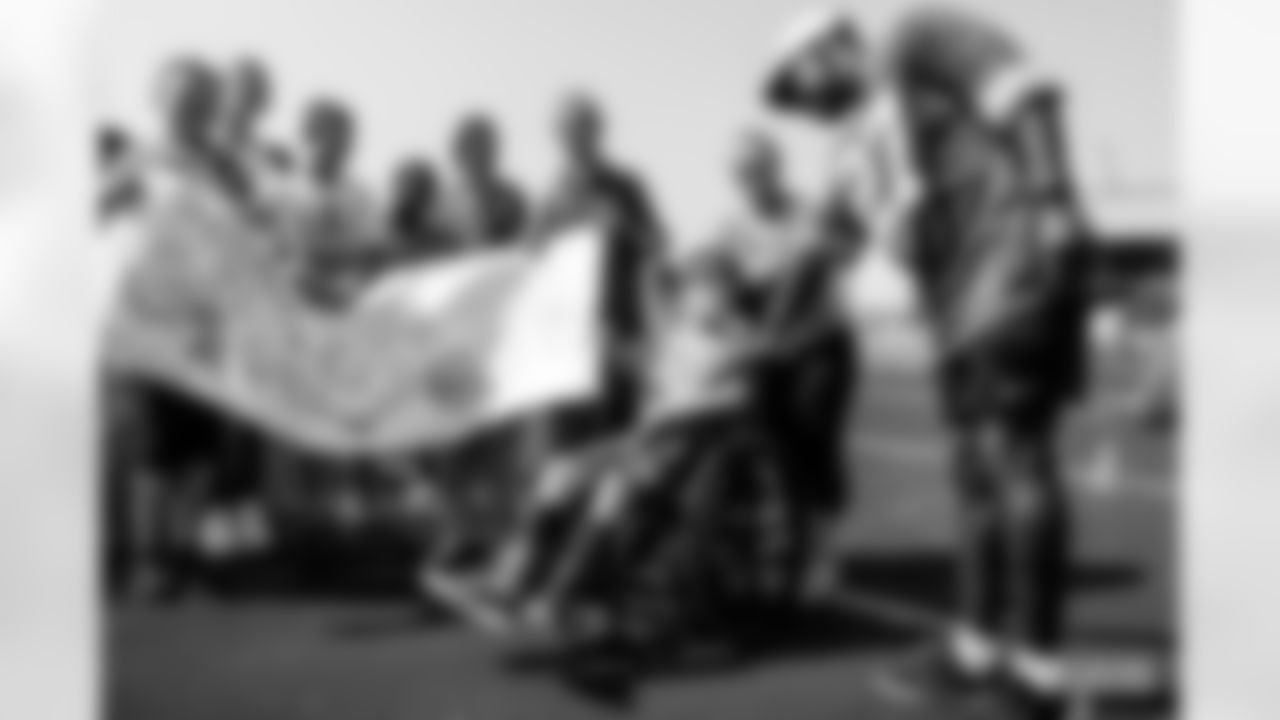 220913-football-outreach-gallery-2560001