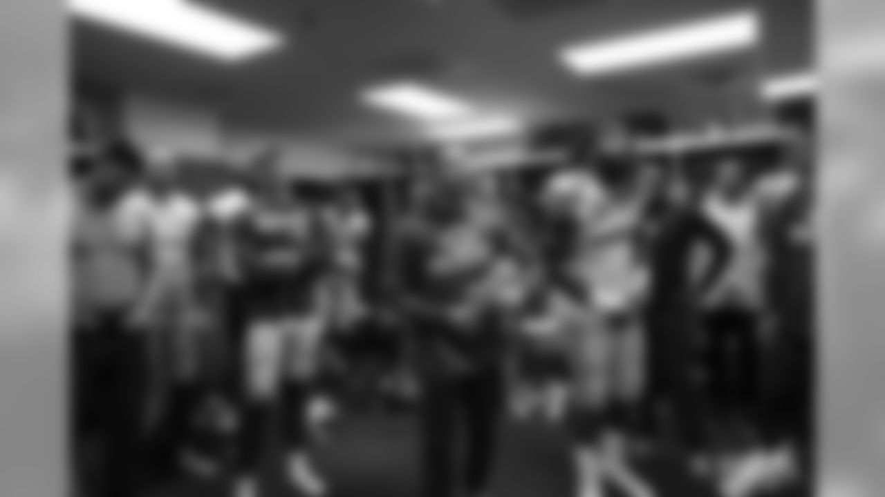 191028-locker-room-pass-9