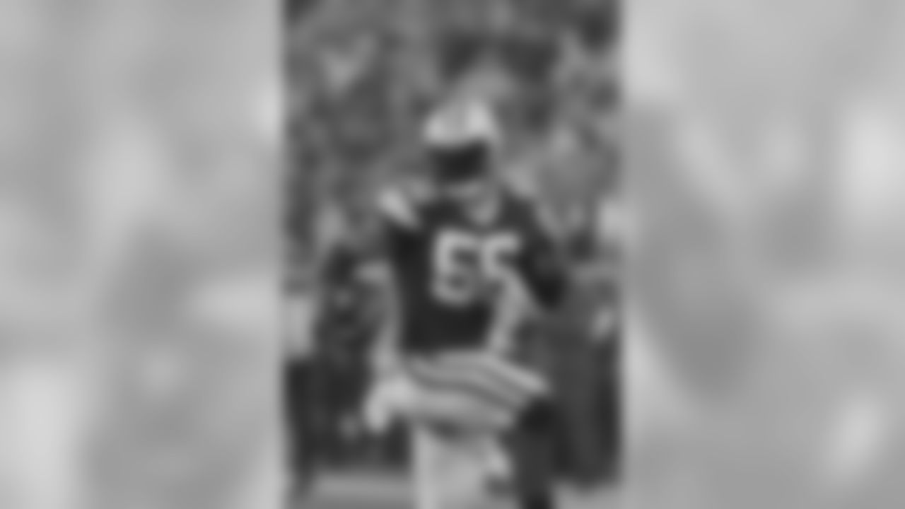 Julius Peppers, LB/DE #56
