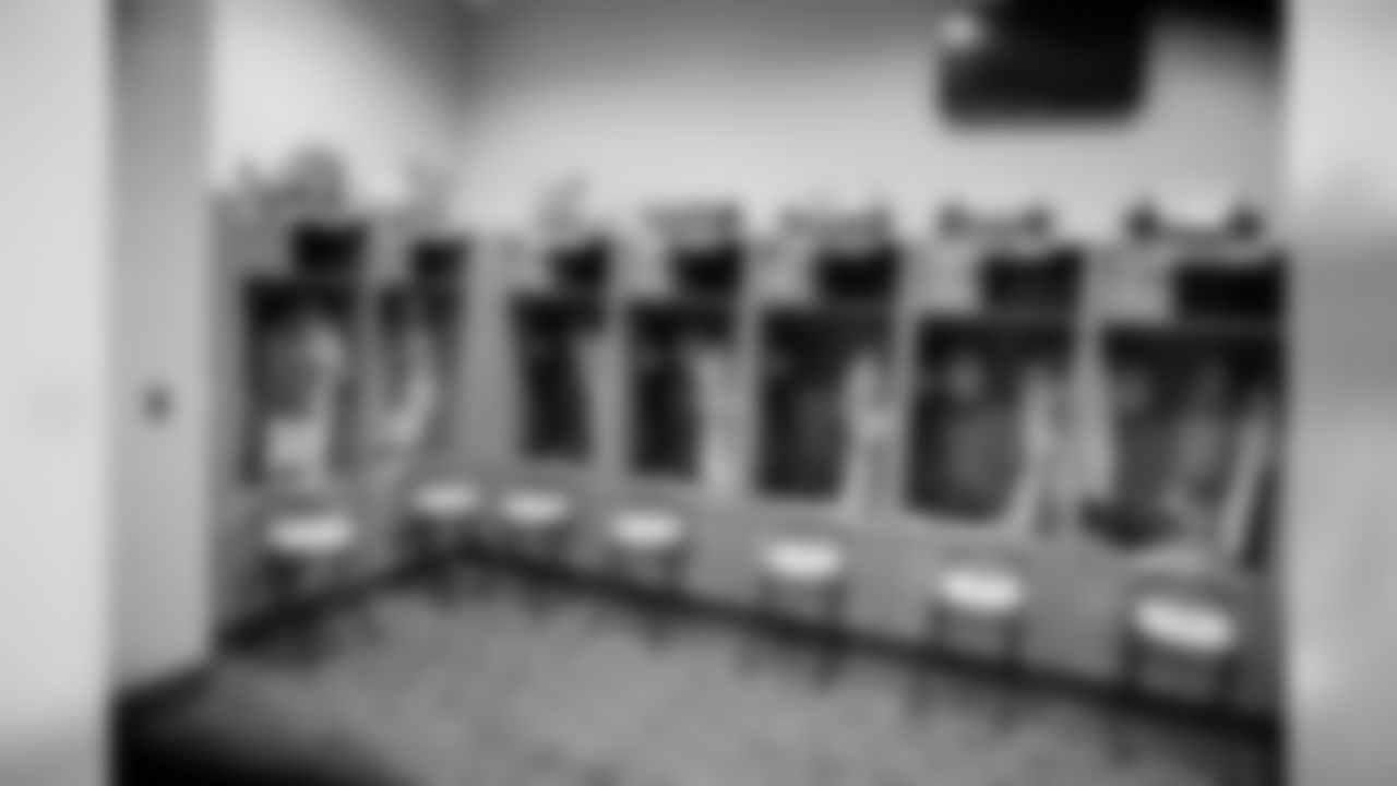 181223-locker-room-1