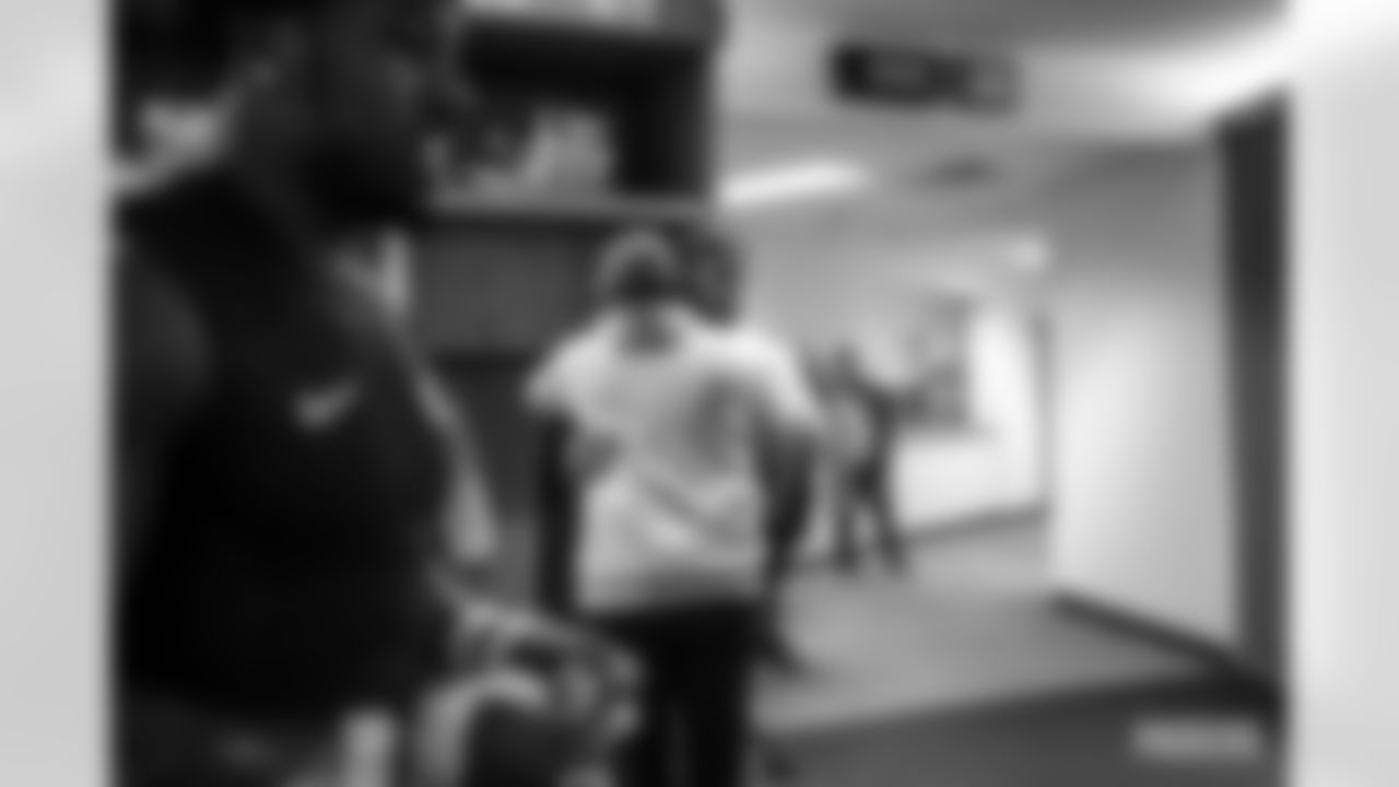 220101-locker-room-ES-2560014
