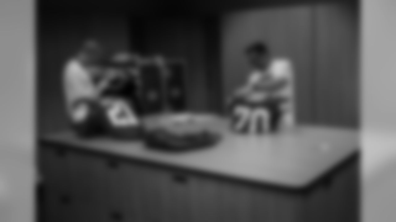 180816-packers-steelers-locker-bobber-30
