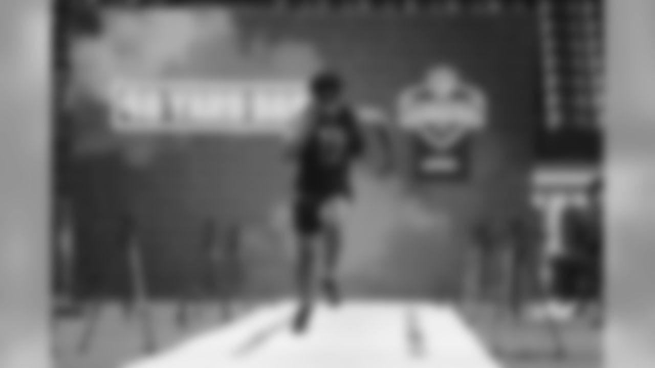 Ohio St. linebacker Malik Harrison runs the 40-yard dash during the 2020 NFL Scouting Combine, Saturday, Feb. 29, 2020 in Indianapolis. (Ben Liebenberg/NFL)