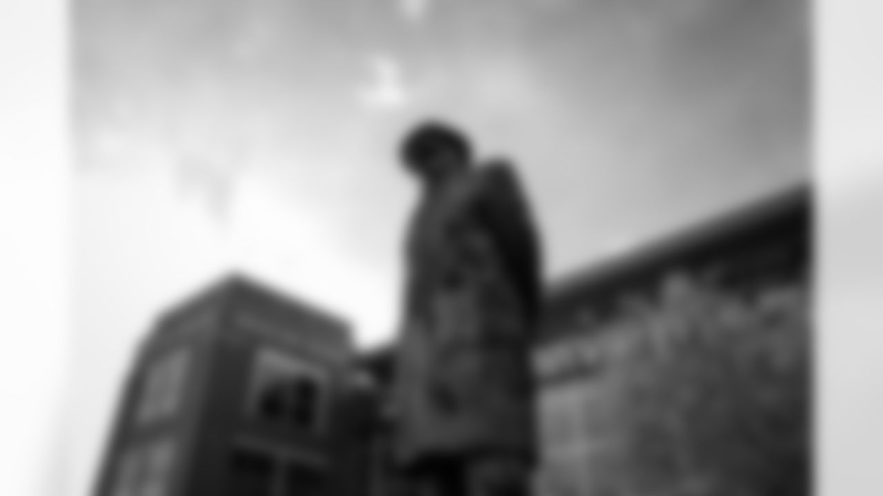 201105-statues-12
