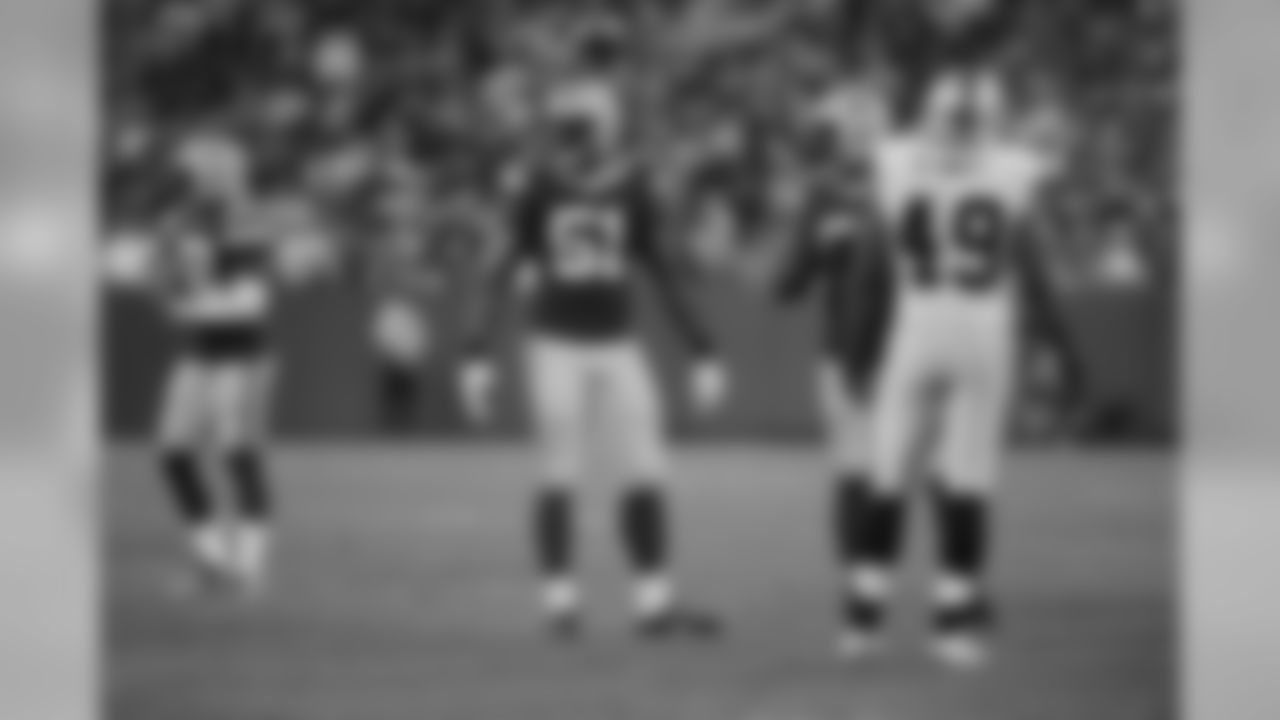 Nate made the transition to OLB in his rookie campaign after playing DE as a collegiate player at Illinois State (2011-12) and the University of Illinois (2009-10).