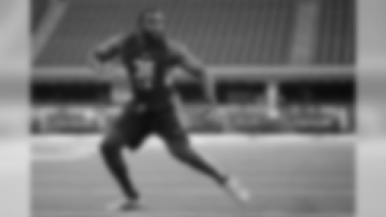 LB- Eric Striker