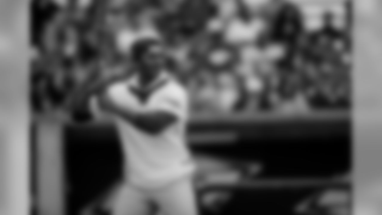 180602-green-gold-softball-siegle-8