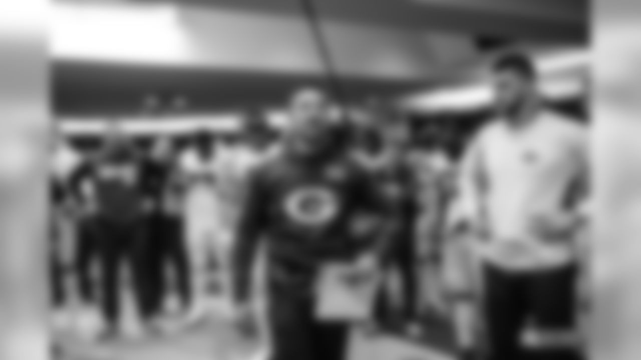 191014-locker-room-pass-19