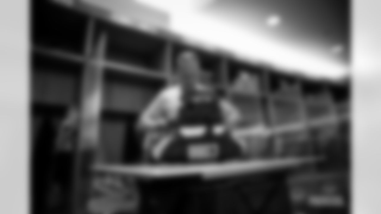 210920-locker-room-gallery-256017
