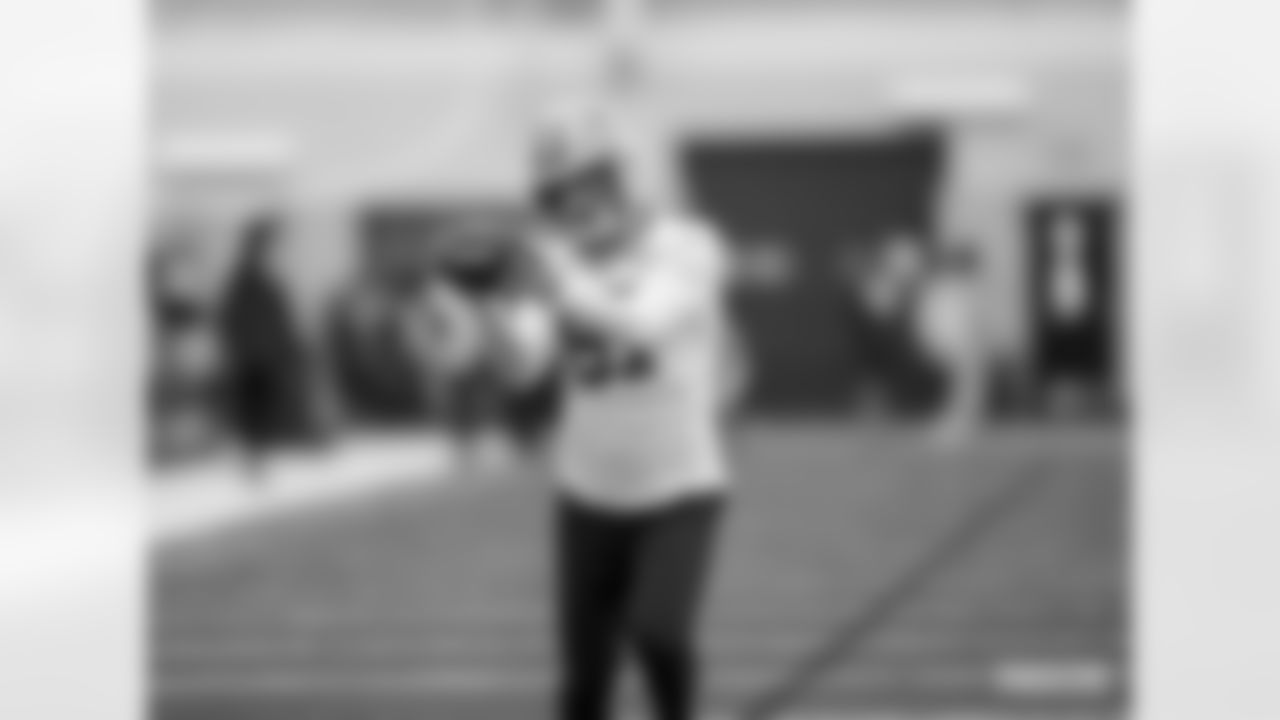 TE Jace Sternberger