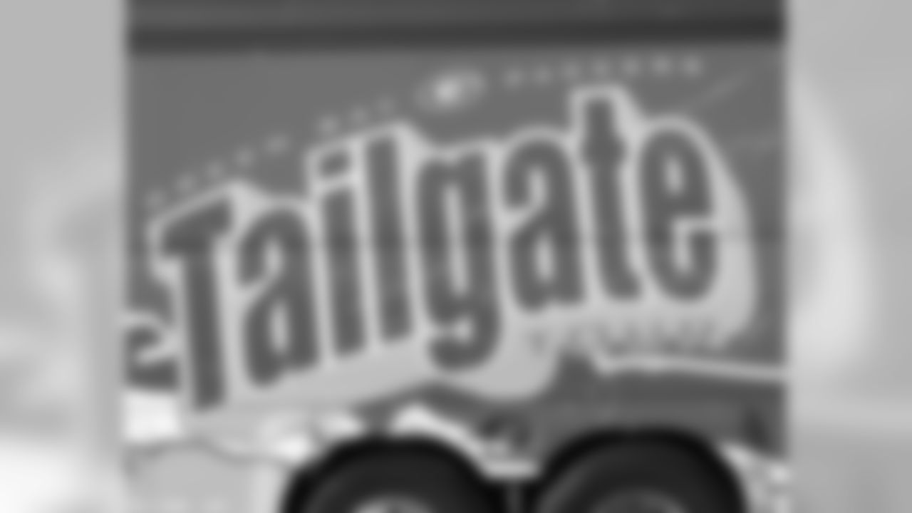 Green Bay Packers Tailgate Tour Bus Departs