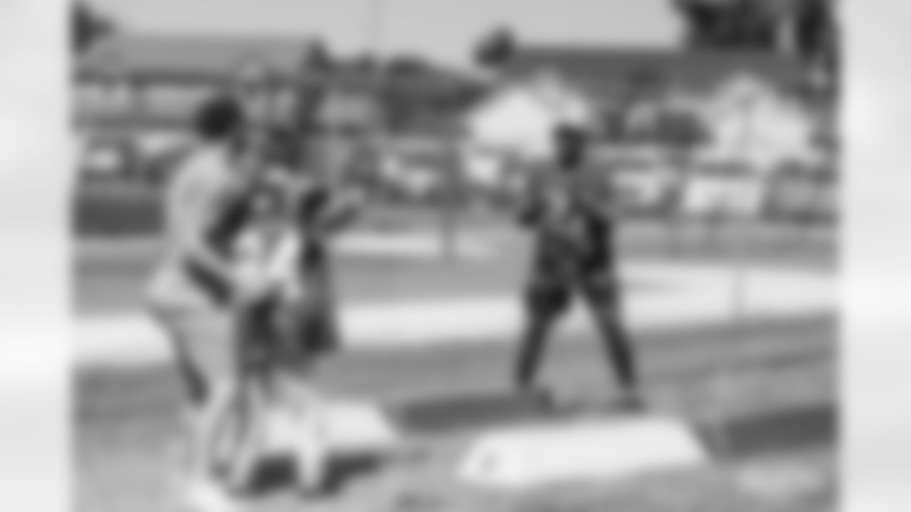 220913-football-outreach-gallery-2560057