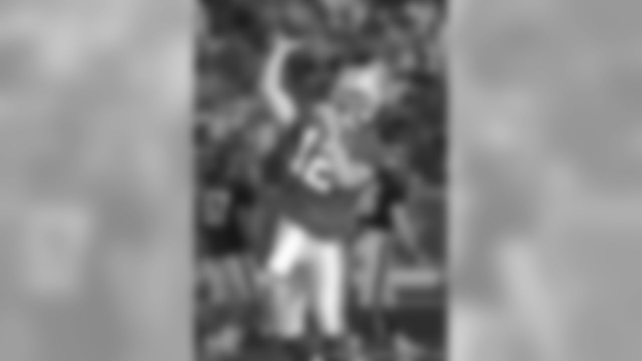 Packers-Bills Square Off For 'Family Night'