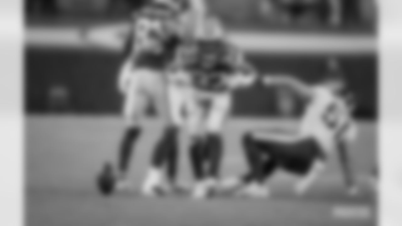 RB Aaron Jones