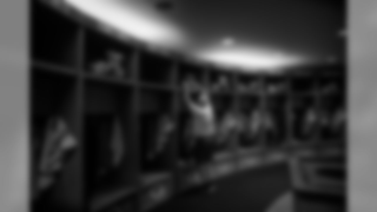 180816-packers-steelers-locker-bobber-9