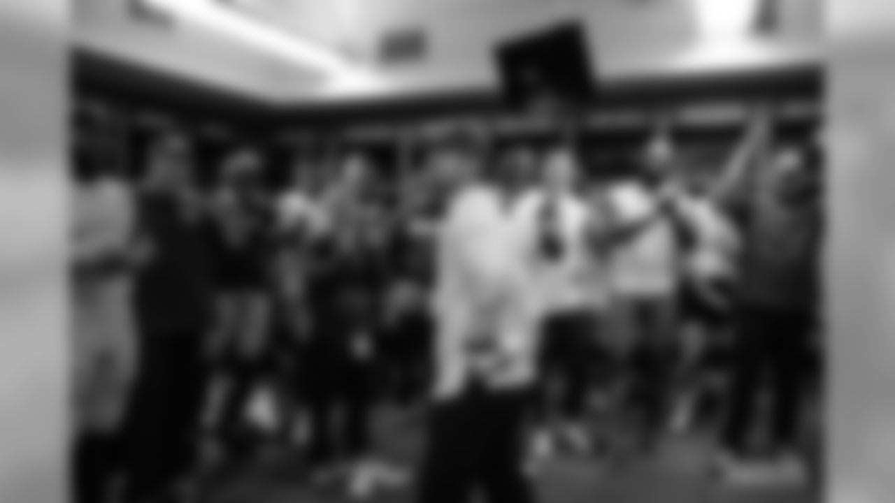 191230-locker-room-pass-lions-22