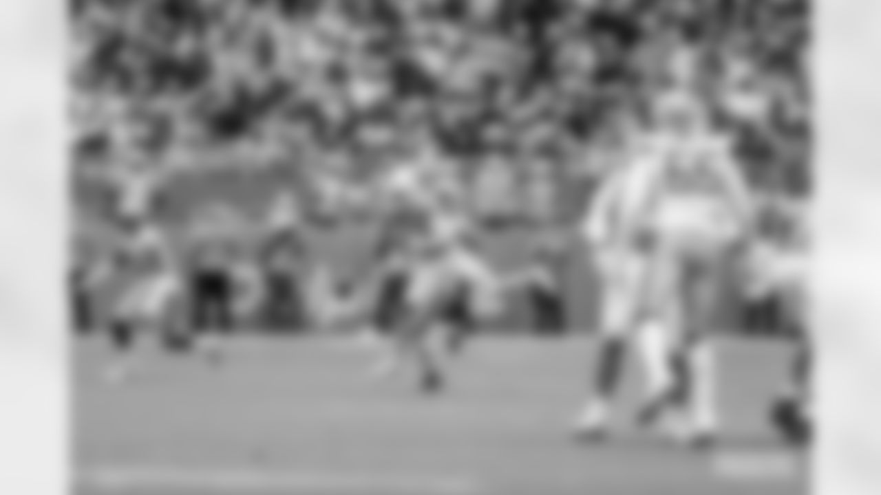 221225-packers-dolphins-siegle-WM-197