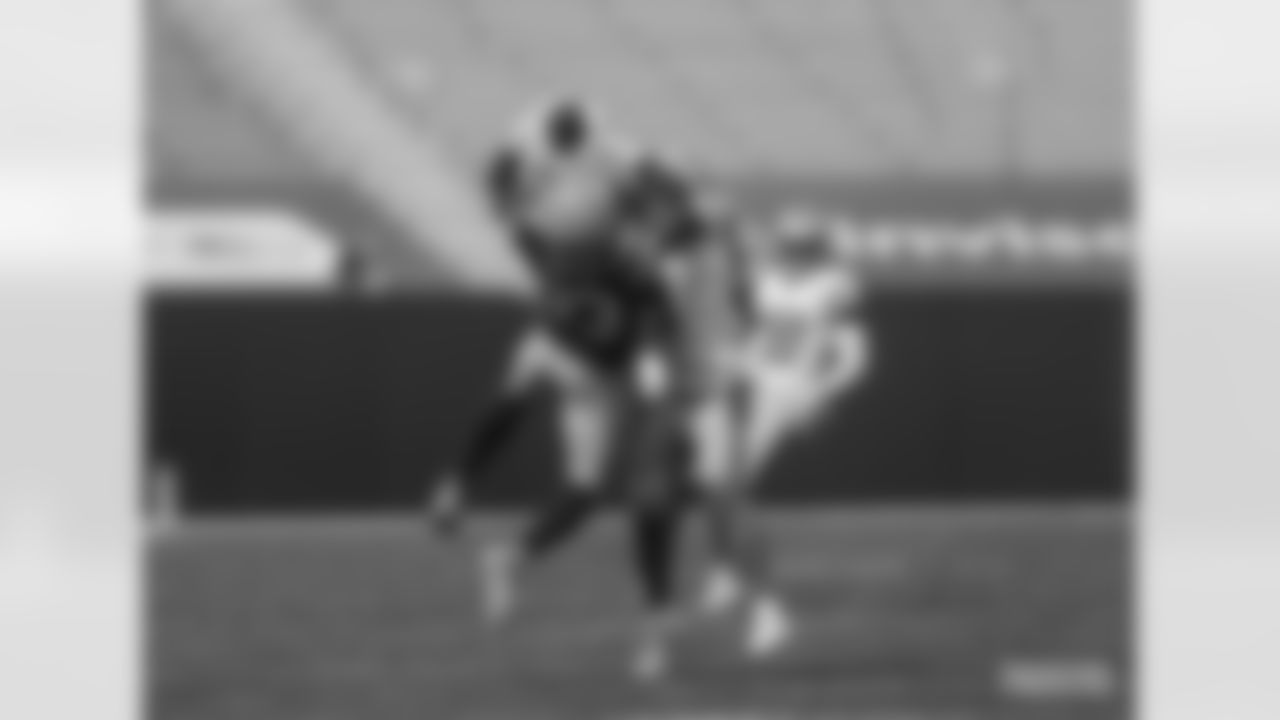 RB Aaron Jones