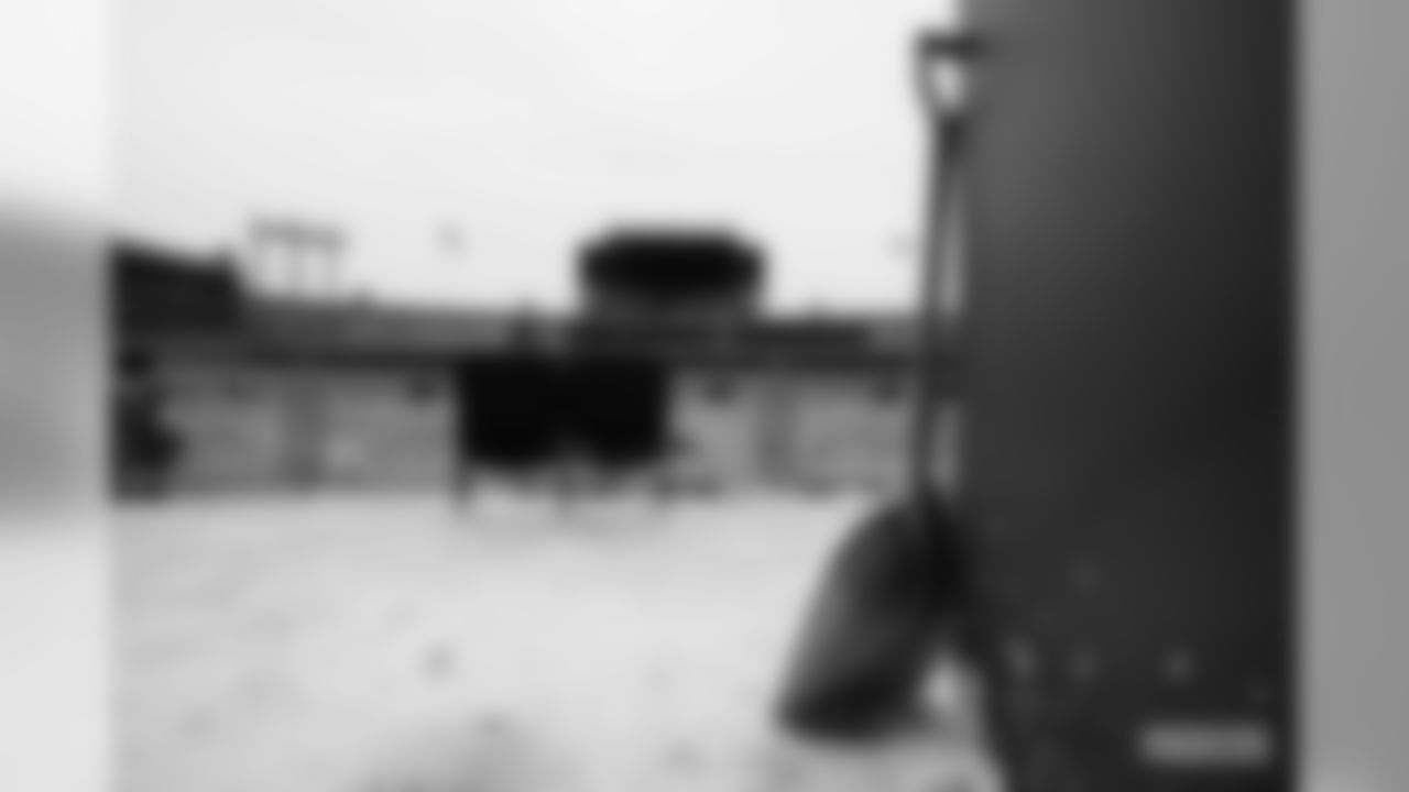 191204-fans-shovel-9