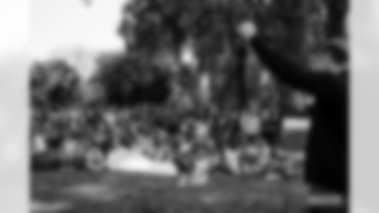 220913-football-outreach-gallery-2560055