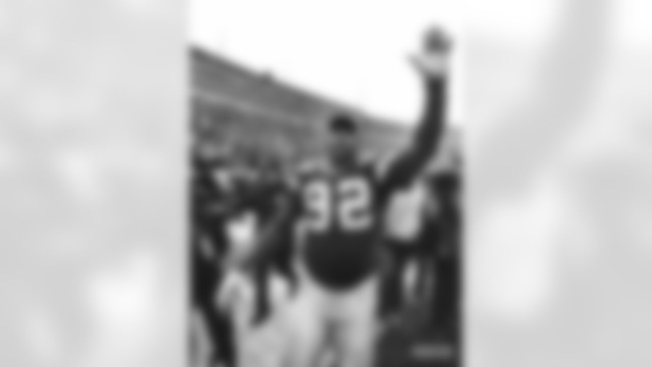 DE Reggie White (1993-98)