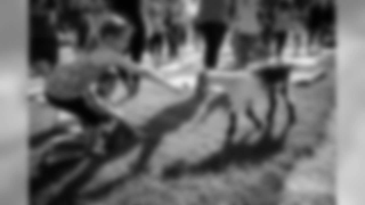 190712-goat-yoga-06