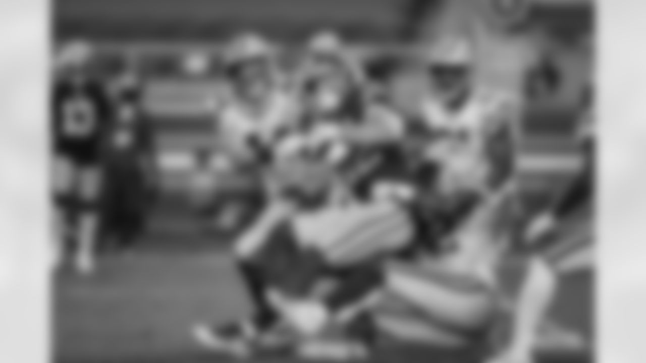 LB Ty Summers